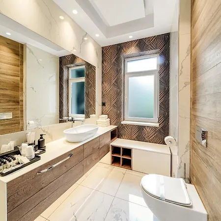 Apartament Enjoy B-52 Crown