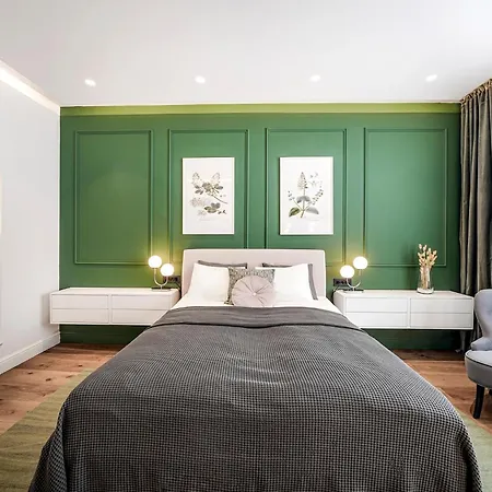 Enjoy B-52 Crown Belgrad