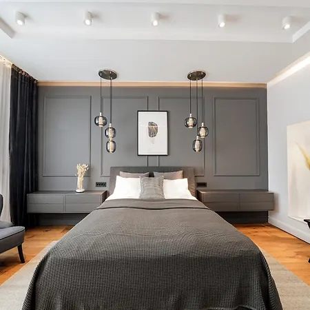 Enjoy B-52 Crown Apartament