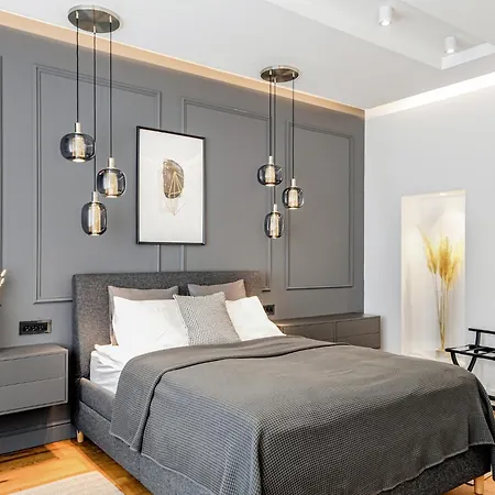 Enjoy B-52 Crown Apartament *