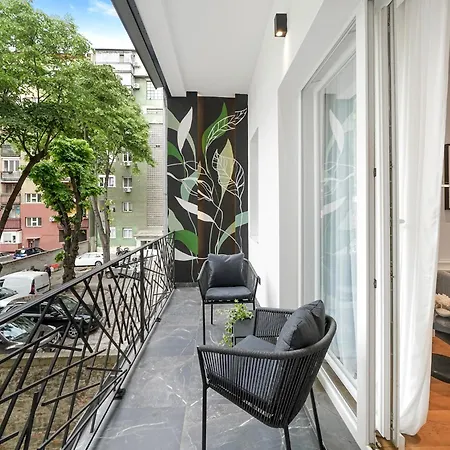 Enjoy B-52 Crown Апартаменты *