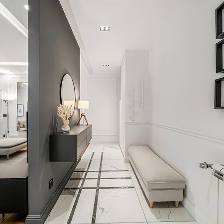 Enjoy B-52 Crown Апартаменты